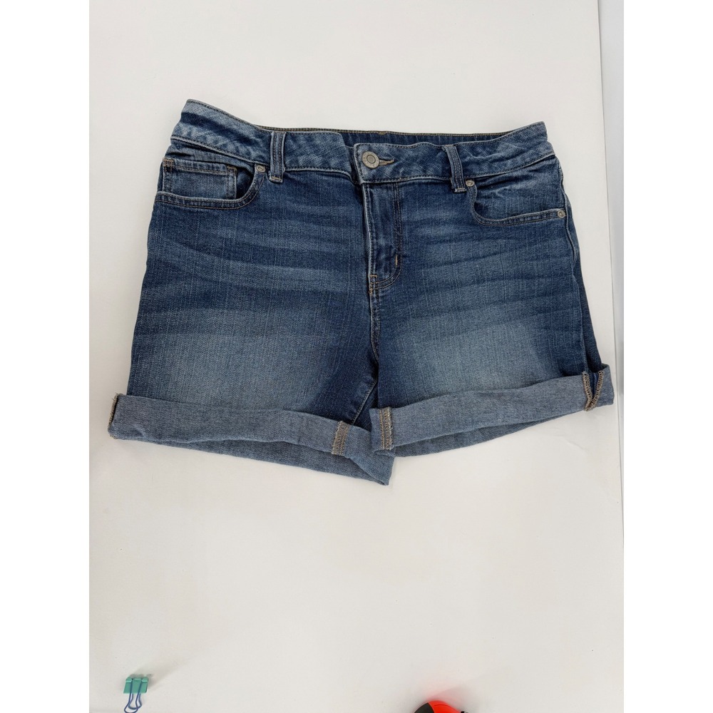 Maurices Womens Medium Wash Cuffed Denim Shorts Stretch Blue Mid Rise Sz 12